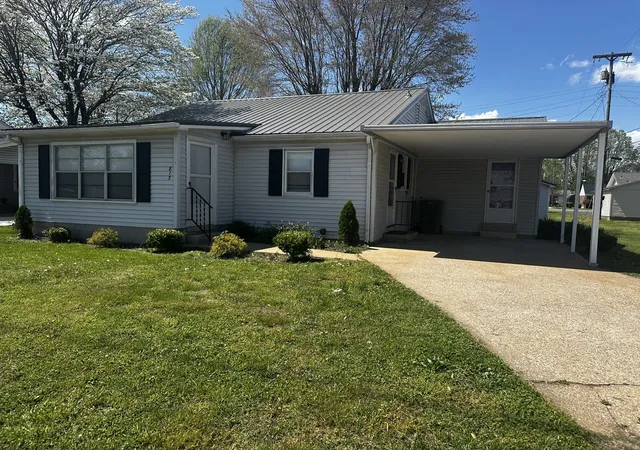 Homes for sale in Lawrenceburg, TN | 813 N Military Ave, Lawrenceburg, TN 38464 | MLS# 3168382