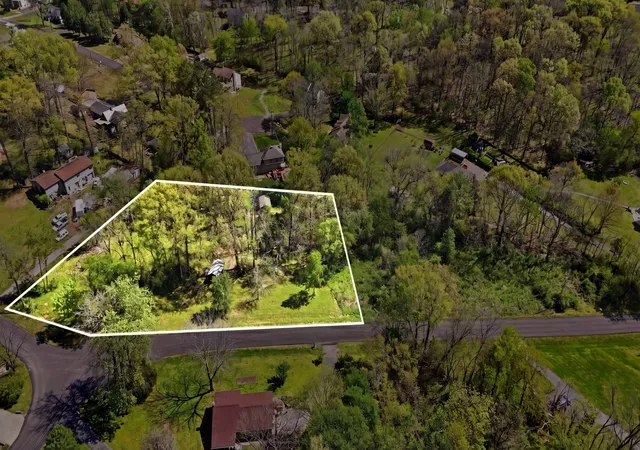 Photo 1 of Land for sale at 18a Lookout Dr, Columbia, TN 38401 | MLS# 3172878 | Listing updated on 2026-09-18