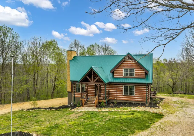 Homes for sale in Waverly, TN | 295 Tow Dr, Waverly, TN 37185 | MLS# 3169143