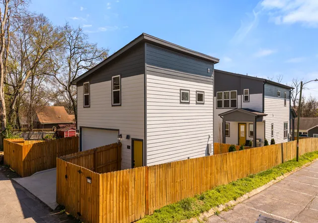 Photo 4 of Single family home for sale at 2520 Delk Ave, Nashville, TN 37208 | MLS# 3169734 | Listing updated on 2026-09-16
