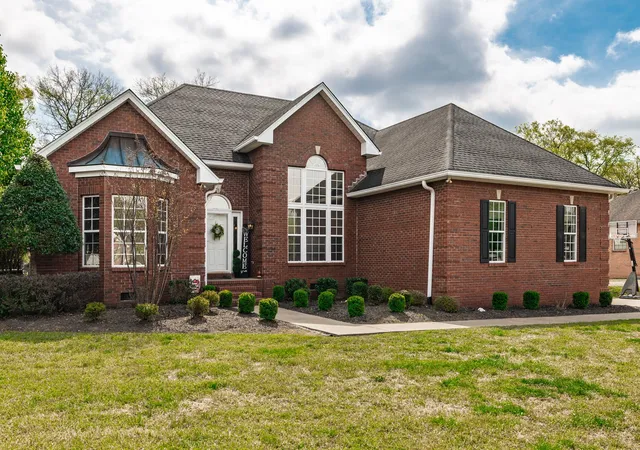 1st image of 1121 Willow Lake Dr, Gallatin, TN 37066 | MLS# 3169450