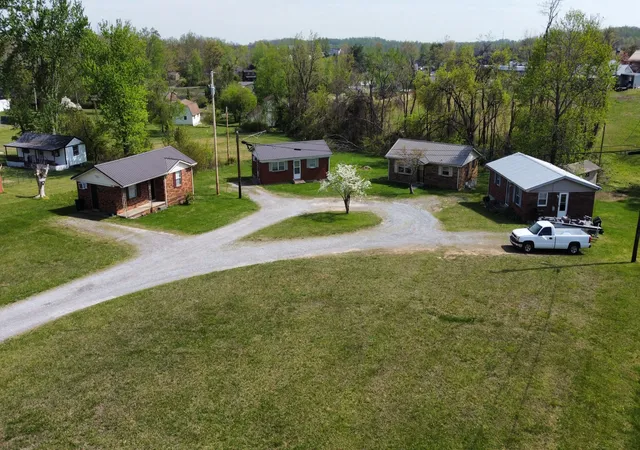 1st image of 204 George Akins Rd, Westmoreland, TN 37186 | MLS# 3170686