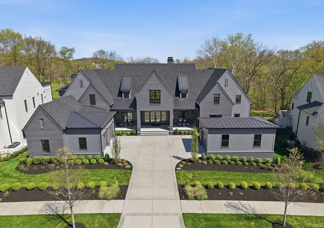 Photo 2 of Mansion for sale at 9048 Passiflora Ct, College Grove, TN 37046 | MLS# 3170494 | Listing updated on 2026-09-22
