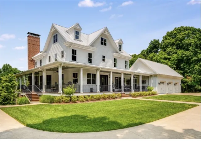 Photo 1 of Mansion for sale at 8454 Lewis Rd, Nashville, TN 37221 | MLS# 3170417 | Listing updated on 2026-04-09