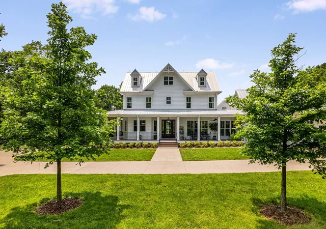 Photo 3 of Single family home for sale at 8454 Lewis Rd, Nashville, TN 37221 | MLS# 3170417 | Listing updated on 2026-04-09