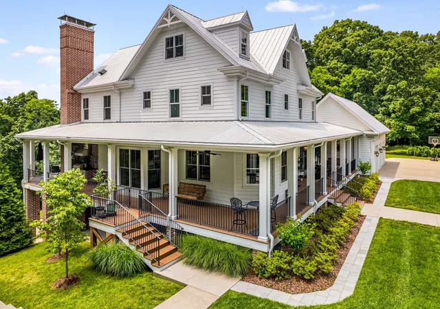 Photo 4 of Single family home for sale at 8454 Lewis Rd, Nashville, TN 37221 | MLS# 3170417 | Listing updated on 2026-04-09