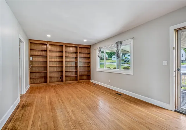 Photo 4 of Single family home for sale at 805 Wildwood Ave, Lebanon, TN 37087 | MLS# 3184675 | Listing updated on 2026-09-12