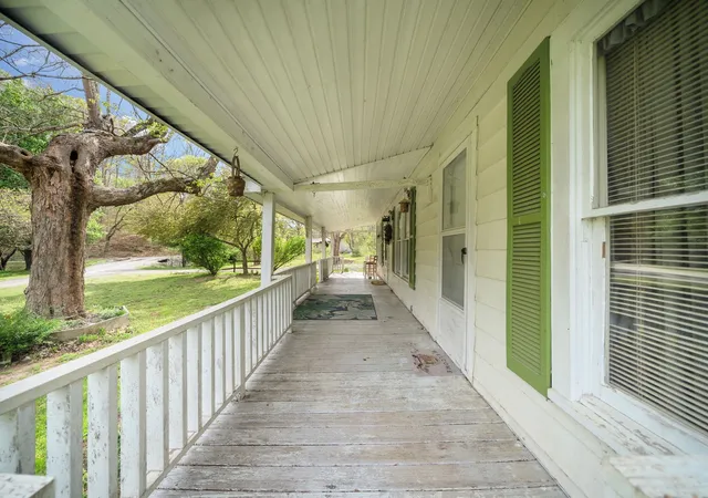 Photo 4 of Single family home for sale at 5 Bud Parker Ln, Erin, TN 37061 | MLS# 3169989 | Listing updated on 2026-09-03
