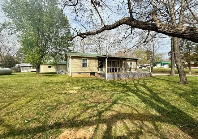 Homes for sale in Springville, TN | 180 Center Dr, Springville, TN 38256 | MLS# 3169383