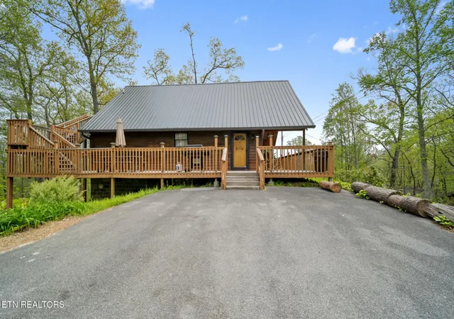 Photo 2 of Sale Pending at 720 Timberlake Dr, Sevierville, TN 37862 | MLS# 3541305 | Listing updated on 2026-09-04