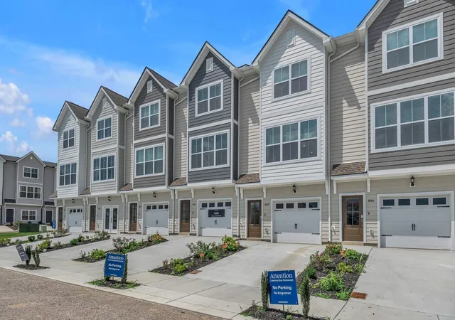 2nd image of 703 Taylor Dr, Chapel Hill, TN 37034 | MLS# 3169272