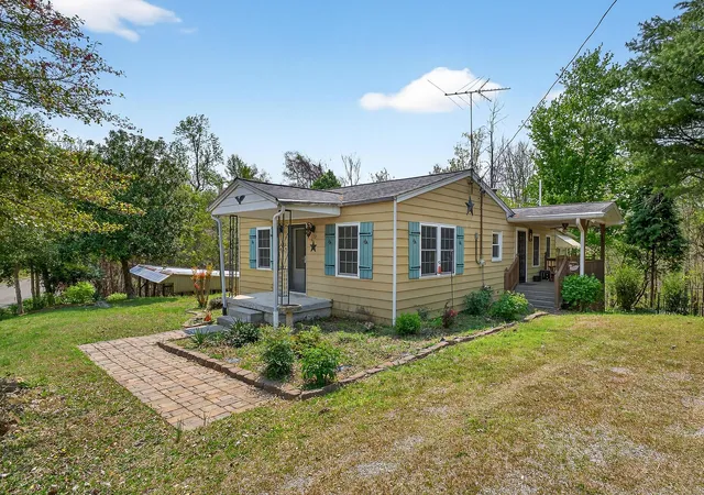 Homes for sale in Celina, TN | 1932 Holly Creek Rd, Celina, TN 38551 | MLS# 3171113