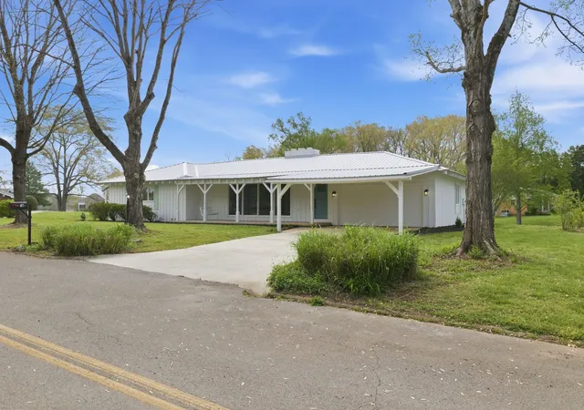 3rd image of 16 Bingham Ct, Winchester, TN 37398 | MLS# 3170004