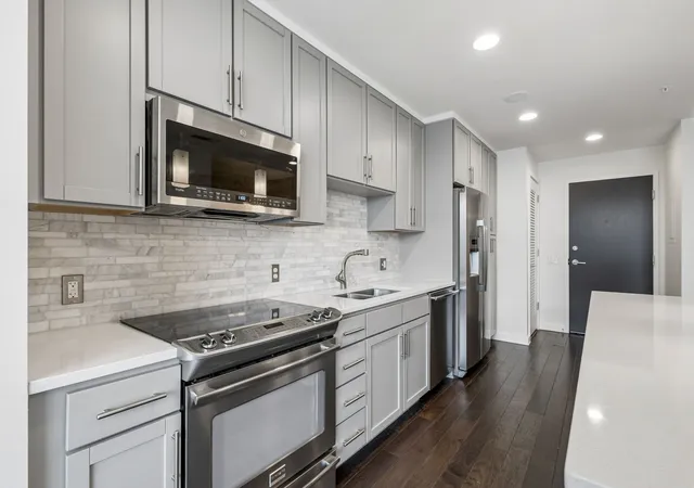 Listing Photo 5 - Condo for sale in building located at 1212 Laurel St, Nashville, TN 37203 - Unit #1714