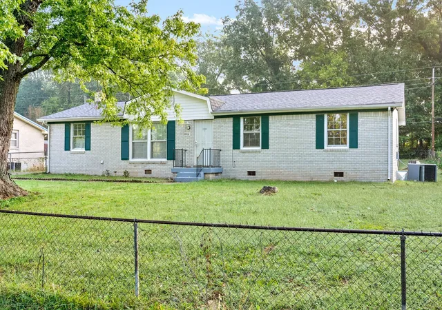 2nd image of 2307 Pendleton Dr, Clarksville, TN 37042 | MLS# 3169491