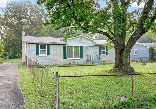 3rd image of 2307 Pendleton Dr, Clarksville, TN 37042 | MLS# 3169491