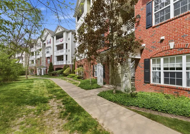 2nd image of 4848 Bevendean Dr #D9, Nashville, TN 37211 | MLS# 3170191