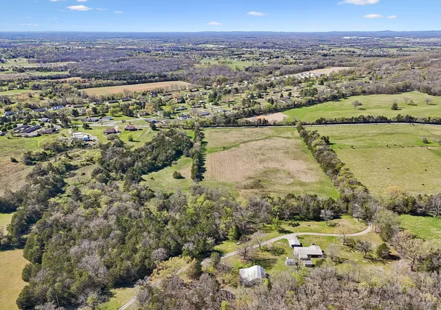 5th image of 1 Horse Mountain Rd, Shelbyville, TN 37160 | MLS# 3180494