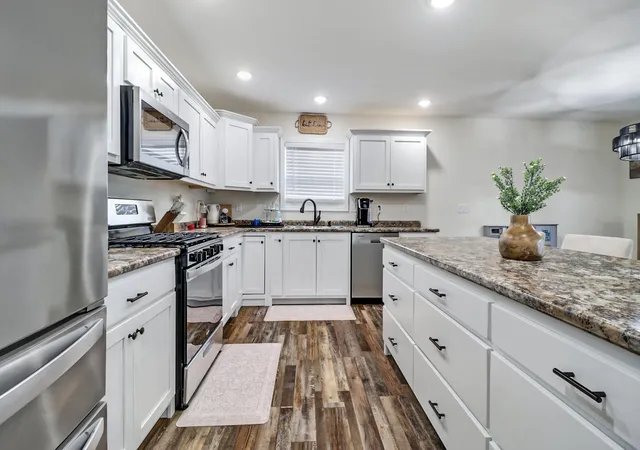 Photo 3 of Single family home for sale at 301 Dayton Ave, Crossville, TN 38555 | MLS# 3338496 | Listing updated on 2026-09-03