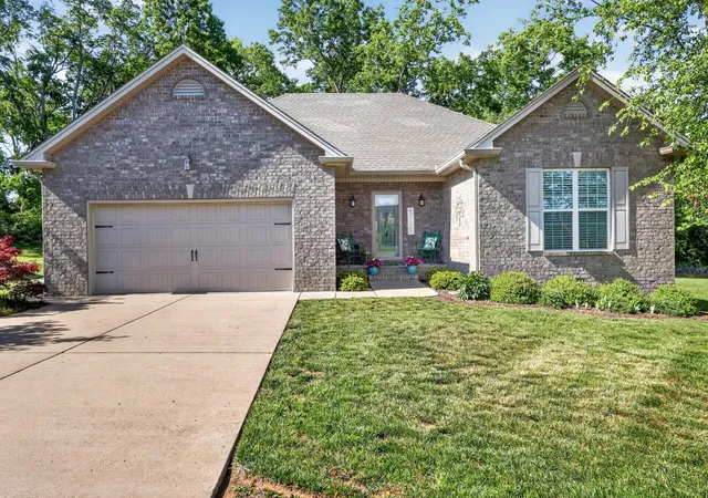 Homes for sale in Gallatin, TN | 202 Beacon St, Gallatin, TN 37066 | MLS# 3193898