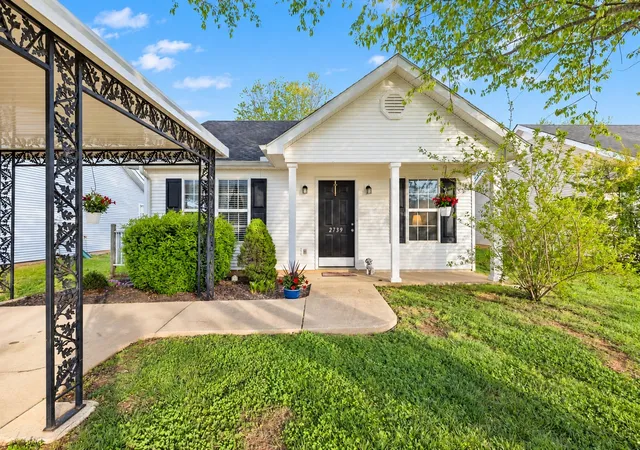 Single family home for sale at 2739 Oxford Hall Ave, Murfreesboro, TN 37128 | MLS# 3169933