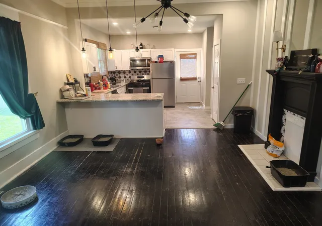 Photo 3 of Single family home for sale at 523 West 17th St, Hopkinsville, KY 42240 | MLS# 3170211 | Listing updated on 2026-07-06