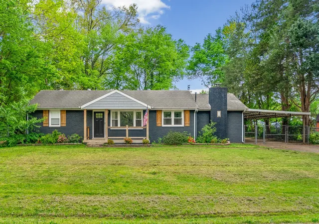 Homes for sale in Clarksville, TN | 16 Donelson Dr, Clarksville, TN 37042 | MLS# 3175553