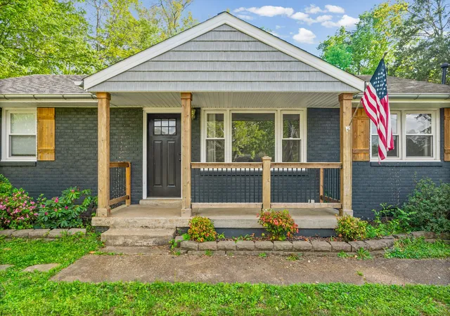 Homes for sale in Clarksville, TN | 16 Donelson Dr, Clarksville, TN 37042 | MLS# 3175553