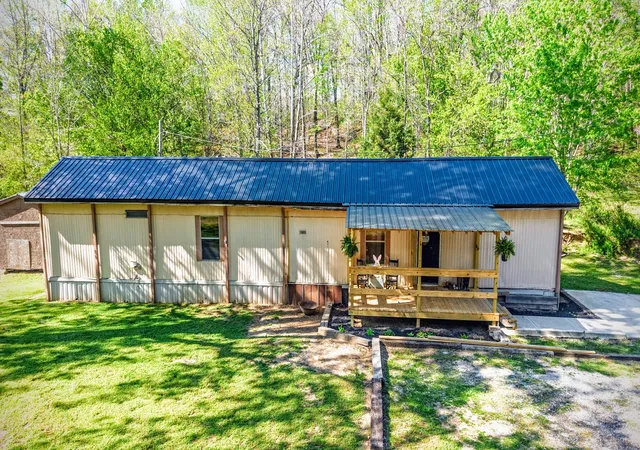 Homes for sale in Tennessee Ridge, TN | 2750 S Main St, Tennessee Ridge, TN 37178 | MLS# 3169804