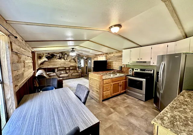 Photo 4 of Manufactured home for sale at 2750 S Main St, Tennessee Ridge, TN 37178 | MLS# 3169804 | Listing updated on 2026-10-09
