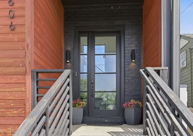 Homes for sale in Nashville, TN | 1606 10Th Ave N, Nashville, TN 37208 | MLS# 3180547