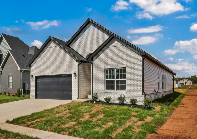 Photo 3 of Single family home for sale at 105 Sweet Clover Ct, Clarksville, TN 37040 | MLS# 3172954 | Listing updated on 2026-07-11