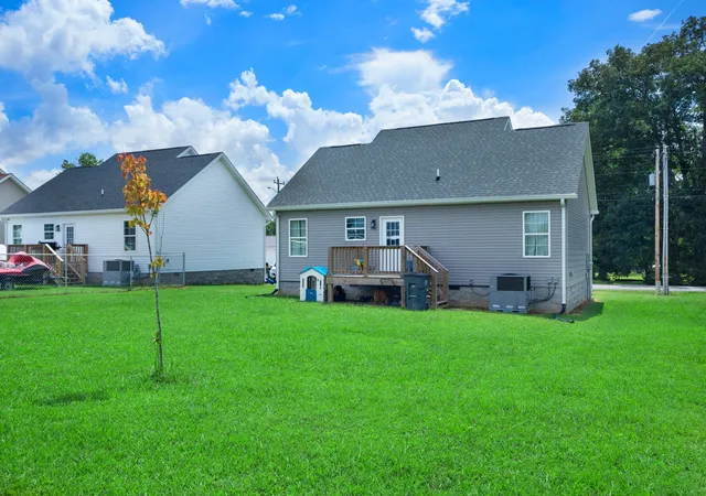 Photo 2 of Single family home for sale at 470 Meadowbrook Dr, Mc Minnville, TN 37110 | MLS# 3171323 | Listing updated on 2026-05-23