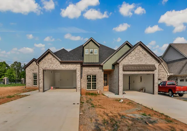 Photo 1 of Townhouse for sale at 1101 Veridian Dr, Clarksville, TN 37043 | MLS# 3170065 | Listing updated on 2026-08-13