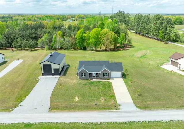 Photo 1 of Single family home for sale at 106 Blaine Ln, Summertown, TN 38483 | MLS# 3176347 | Listing updated on 2026-09-02