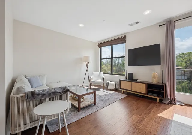 Listing Photo 5 - Condo for sale in building located at 702 Wedgewood Park, Nashville, TN 37203 - Unit #506