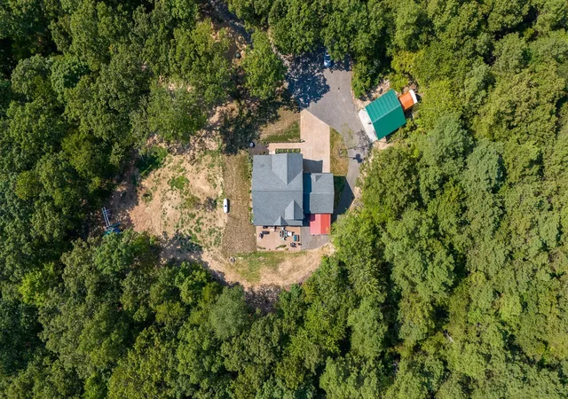 Homes for sale in Bon Aqua, TN | 2999 Dugley Branch Dr, Bon Aqua, TN 37025 | MLS# 3170502