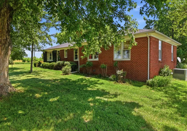 Homes for sale in Cross Plains, TN | 5039 Somerville Rd, Cross Plains, TN 37049 | MLS# 3245915