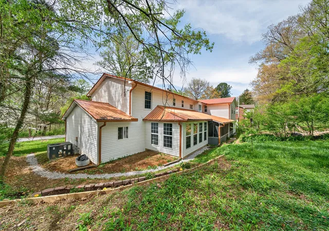 3rd image of 1360 Charles St, Cookeville, TN 38506 | MLS# 3170653