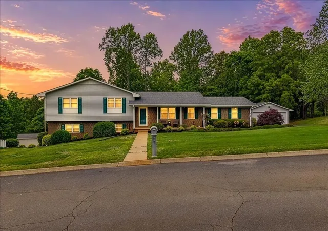 Homes for sale in Etowah, TN | 1107 Brentwood Dr, Etowah, TN 37331 | MLS# 3191907