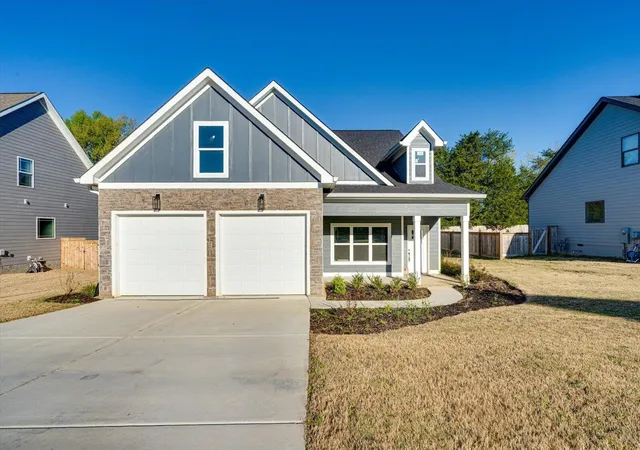 Photo 2 of Single family home for sale at 8886 Silver Maple Dr, Ooltewah, TN 37363 | MLS# 3501380 | Listing updated on 2026-10-05
