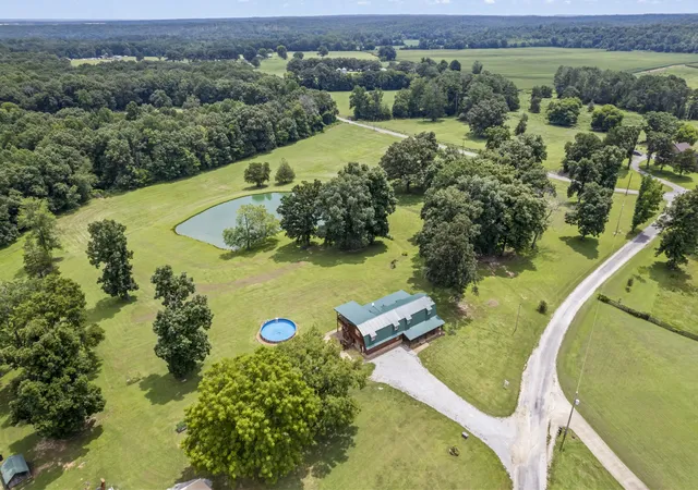 1st image of 94 Oxford Rd, Holladay, TN 38341 | MLS# 3170557