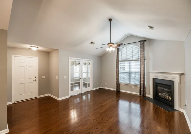2nd image of 825 Browns Ln #201, Gallatin, TN 37066 | MLS# 3175958