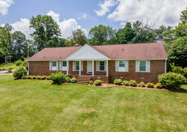 Homes for sale in Lewisburg, TN | 1301 White Dr, Lewisburg, TN 37091 | MLS# 3242557