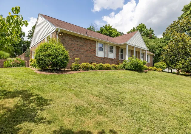 Homes for sale in Lewisburg, TN | 1301 White Dr, Lewisburg, TN 37091 | MLS# 3242557