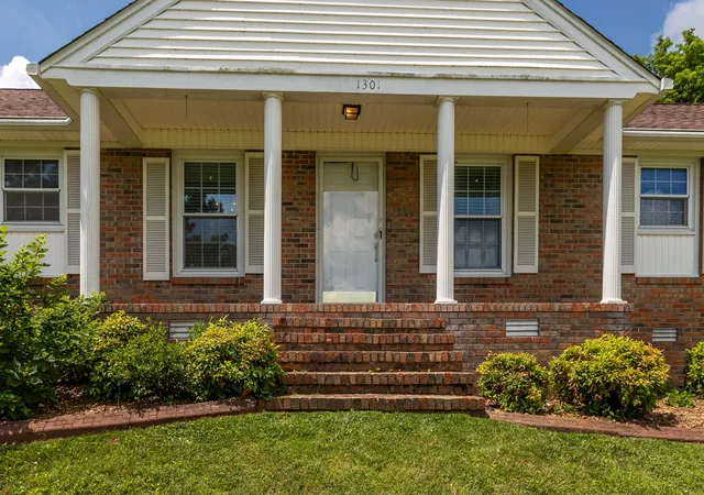 Homes for sale in Lewisburg, TN | 1301 White Dr, Lewisburg, TN 37091 | MLS# 3242557