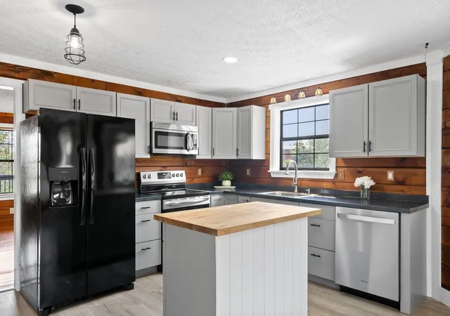 Photo 3 of Single family home for sale at 110 Jerry Smith Rd, Indian Mound, TN 37079 | MLS# 3177925 | Listing updated on 2026-08-18