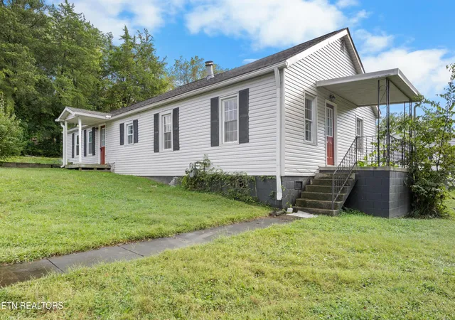 Photo 2 of Single family home for sale at 4854 Co Op Rd, Rockford, TN 37853 | MLS# 3545679 | Listing updated on 2026-09-30