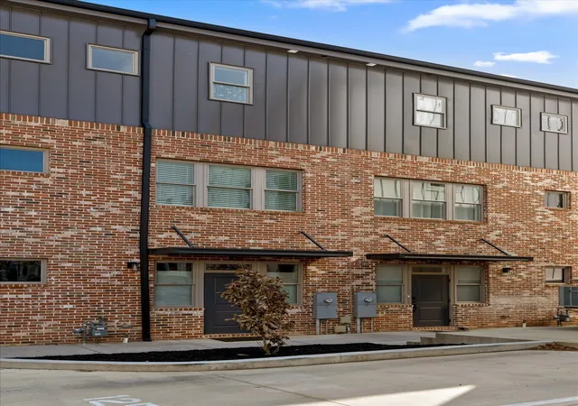 1st image of 895 Cherokee Boulevard, Chattanooga, TN 37405 | MLS# 3337357