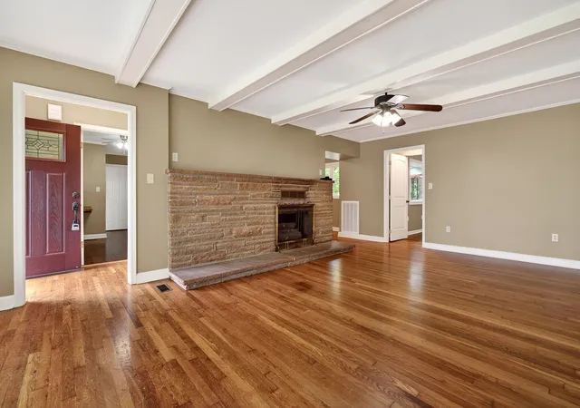 Photo 1 of Single family home for sale at 407 Sunset Dr, Mc Minnville, TN 37110 | MLS# 3171022 | Listing updated on 2026-09-24